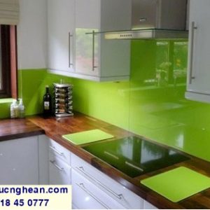 màu kính cường lực ốp bếp ở vinh